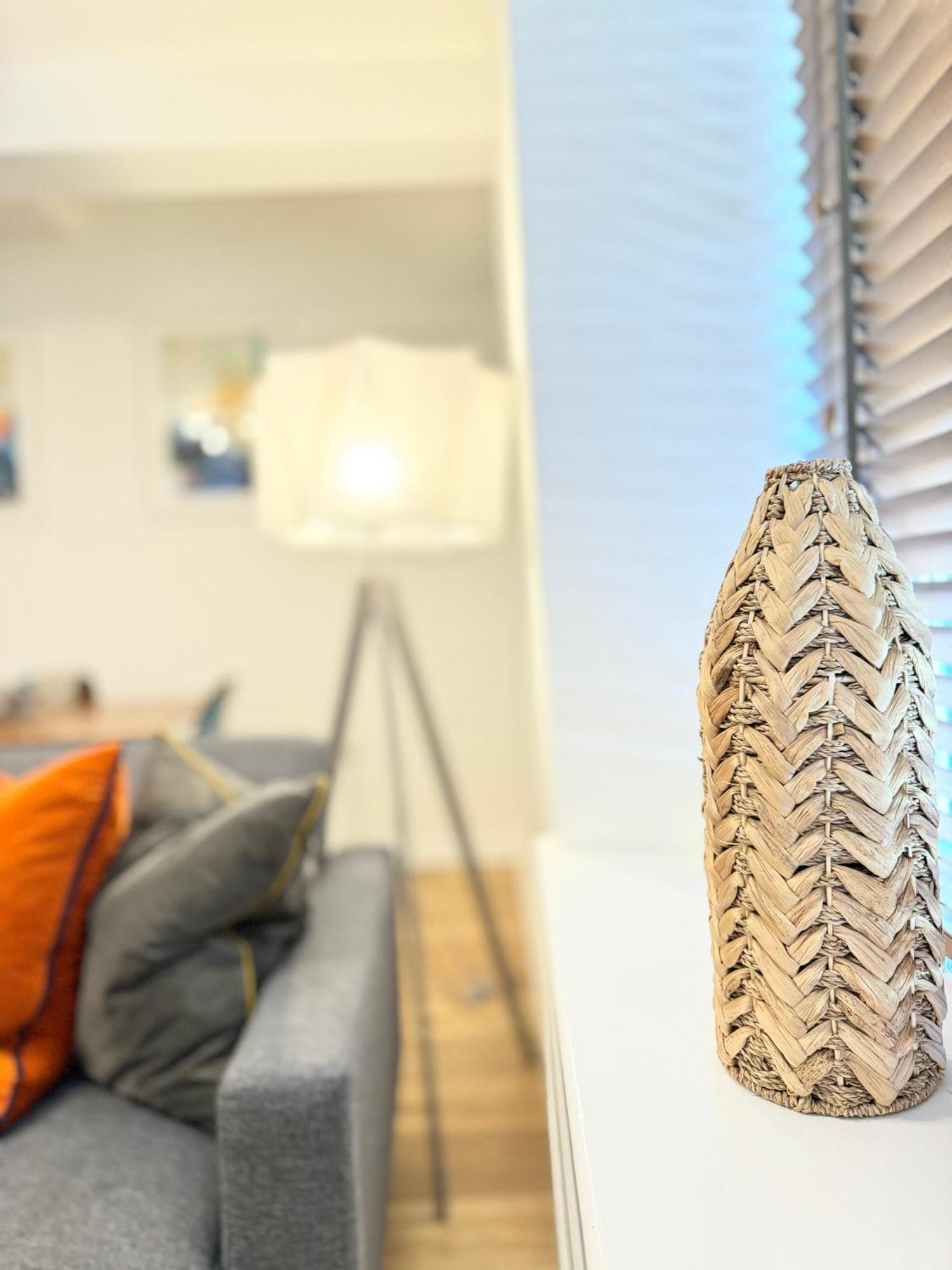 Nordic Suites Ulverston Ngoại thất bức ảnh