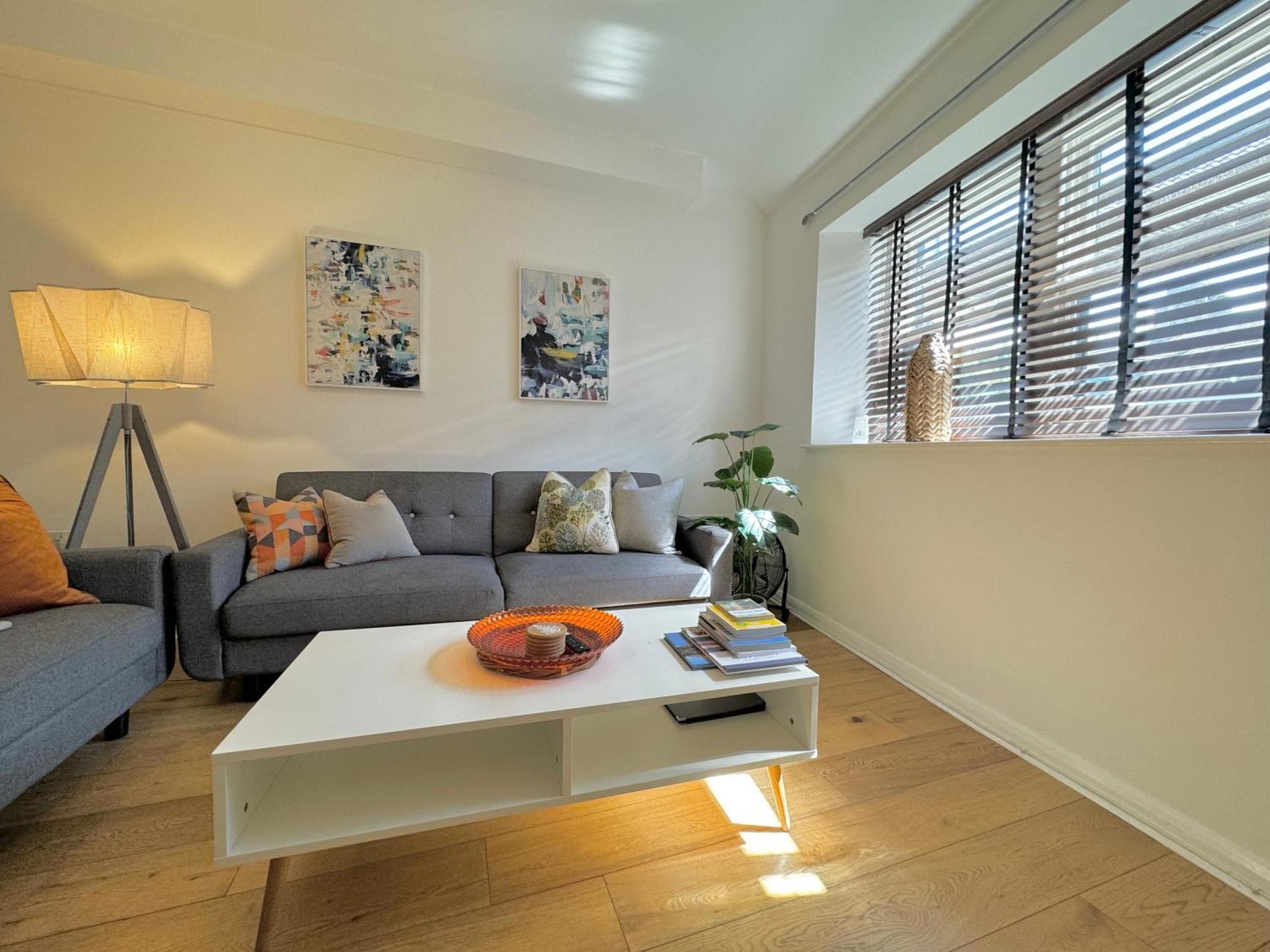 Nordic Suites Ulverston Ngoại thất bức ảnh