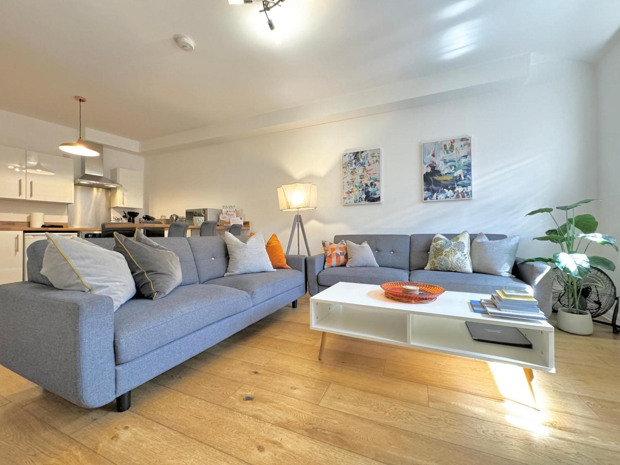 Nordic Suites Ulverston Ngoại thất bức ảnh